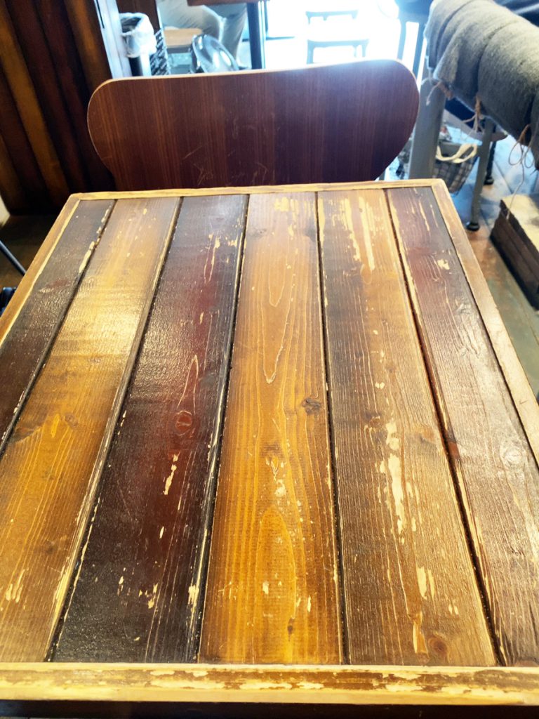 UNLIMITED COFFEE BARのテーブル