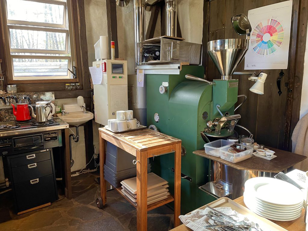 美麻珈琲(みあさコーヒー)の焙煎機