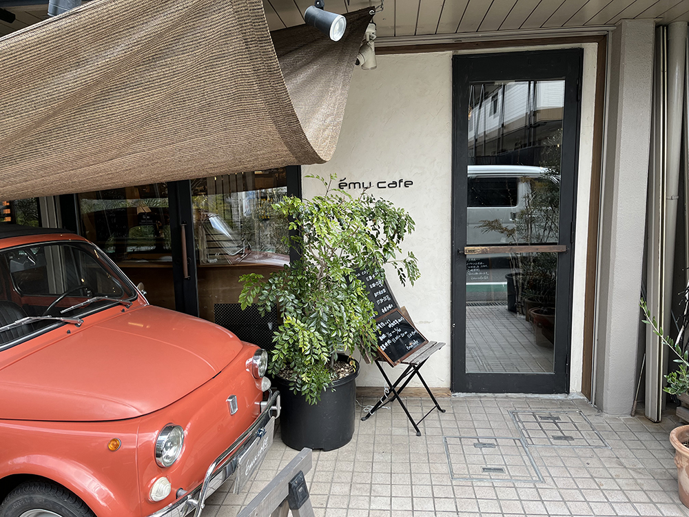 emu cafe(エミュカフェ)の外観