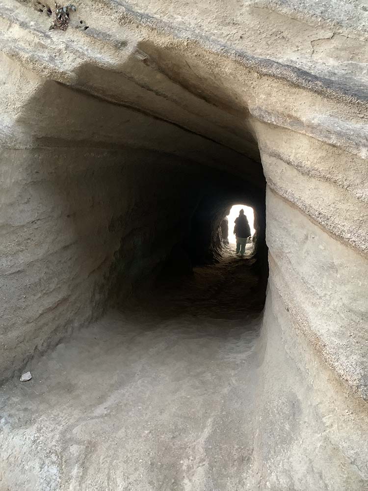 沖ノ島の洞窟