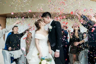 結婚式のフラワーシャワーは何枚？目安の枚数や由来や費用を解説